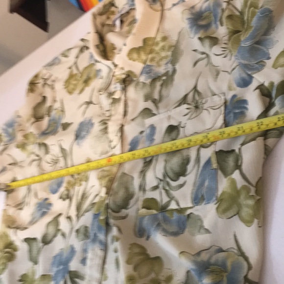 SZ 22 Top Career Blouse,Floral,Cream,Blues& Green,Short Sleeves,Flap Pocket EUC - Picture 9 of 11